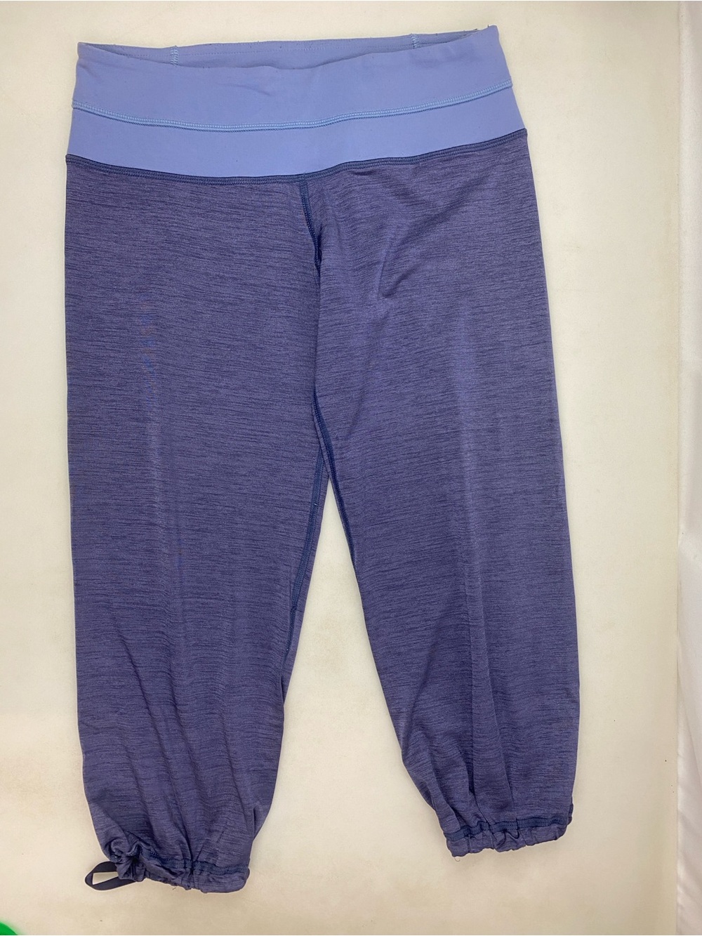 Lululemon Lavender Gathered Hem Crop Yoga Pants Size 4